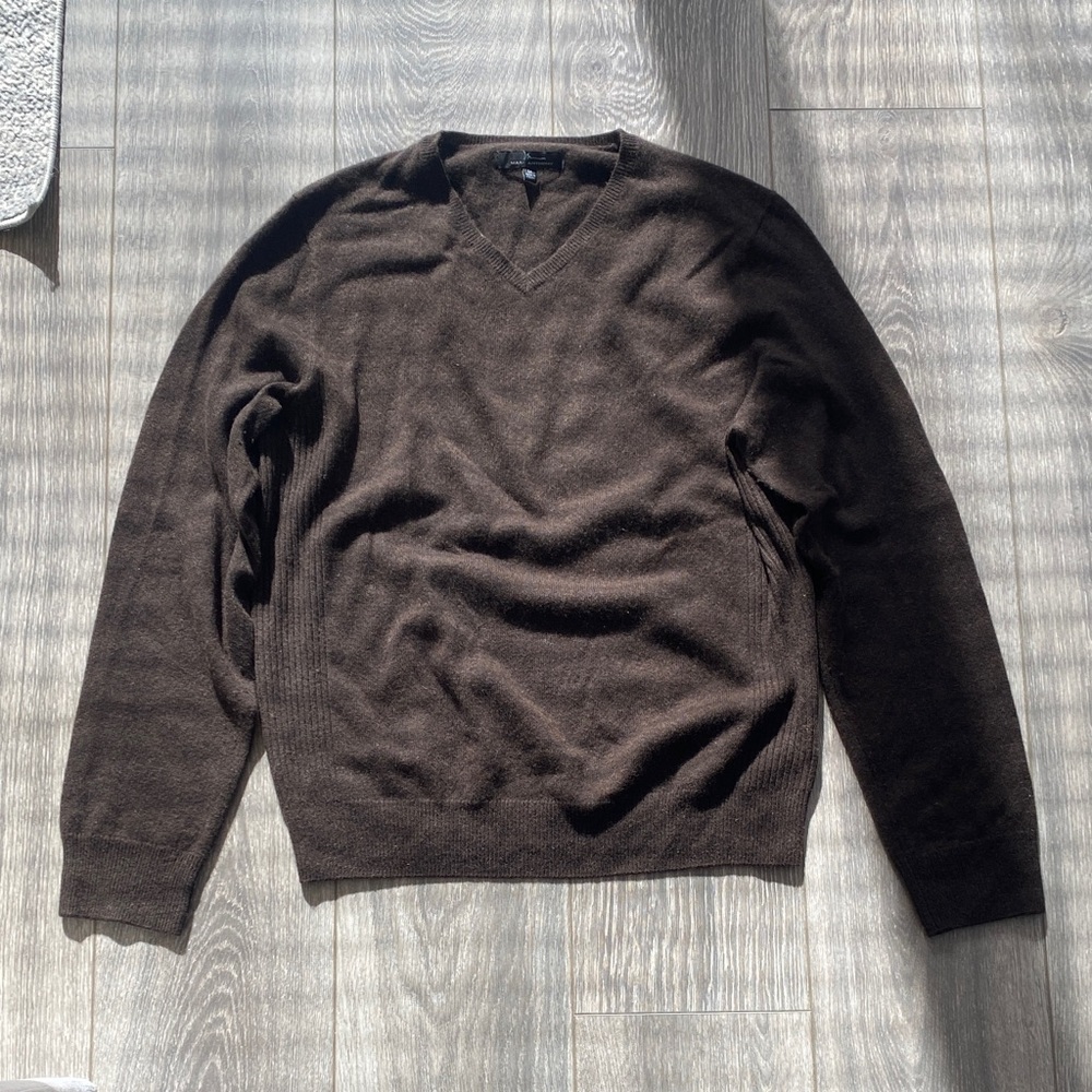 Marc Anthony - Men’s 100% Cashmere V-Neck Sweater in Chocolate Brown - Size M